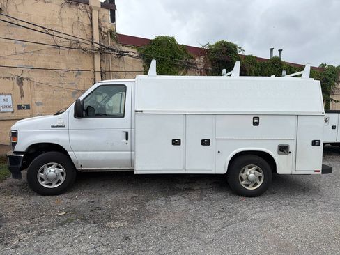 Used 2021 Ford E-350 and Econoline 350 Super Duty w/ Power Windows & Locks Group RWD image 4