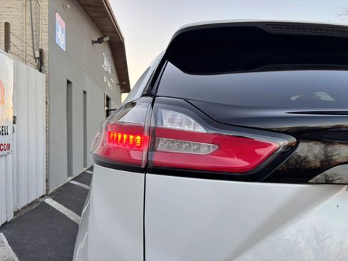 Used 2021 Ford Edge SEL w/ Convenience Package image 8