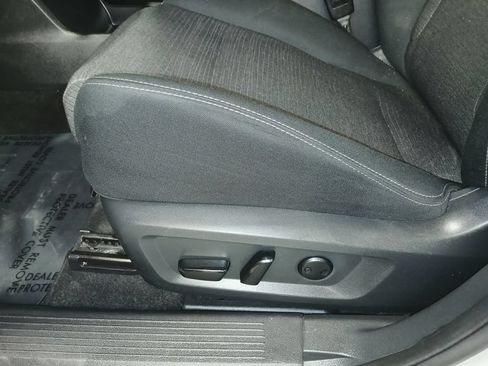 Used 2023 Nissan Rogue SV AWD/4WD image 16