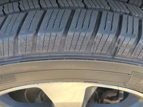 Used 2018 Chevrolet Traverse LT w/ LPO, 'HIT The Road' Package AWD/4WD image 17