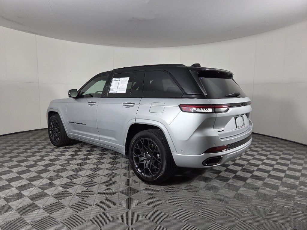 Used 2025 Jeep Grand Cherokee Summit w/ Obsidian Package AWD/4WD image 7