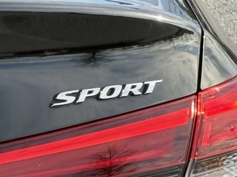Used 2023 Honda Civic Sport image 23
