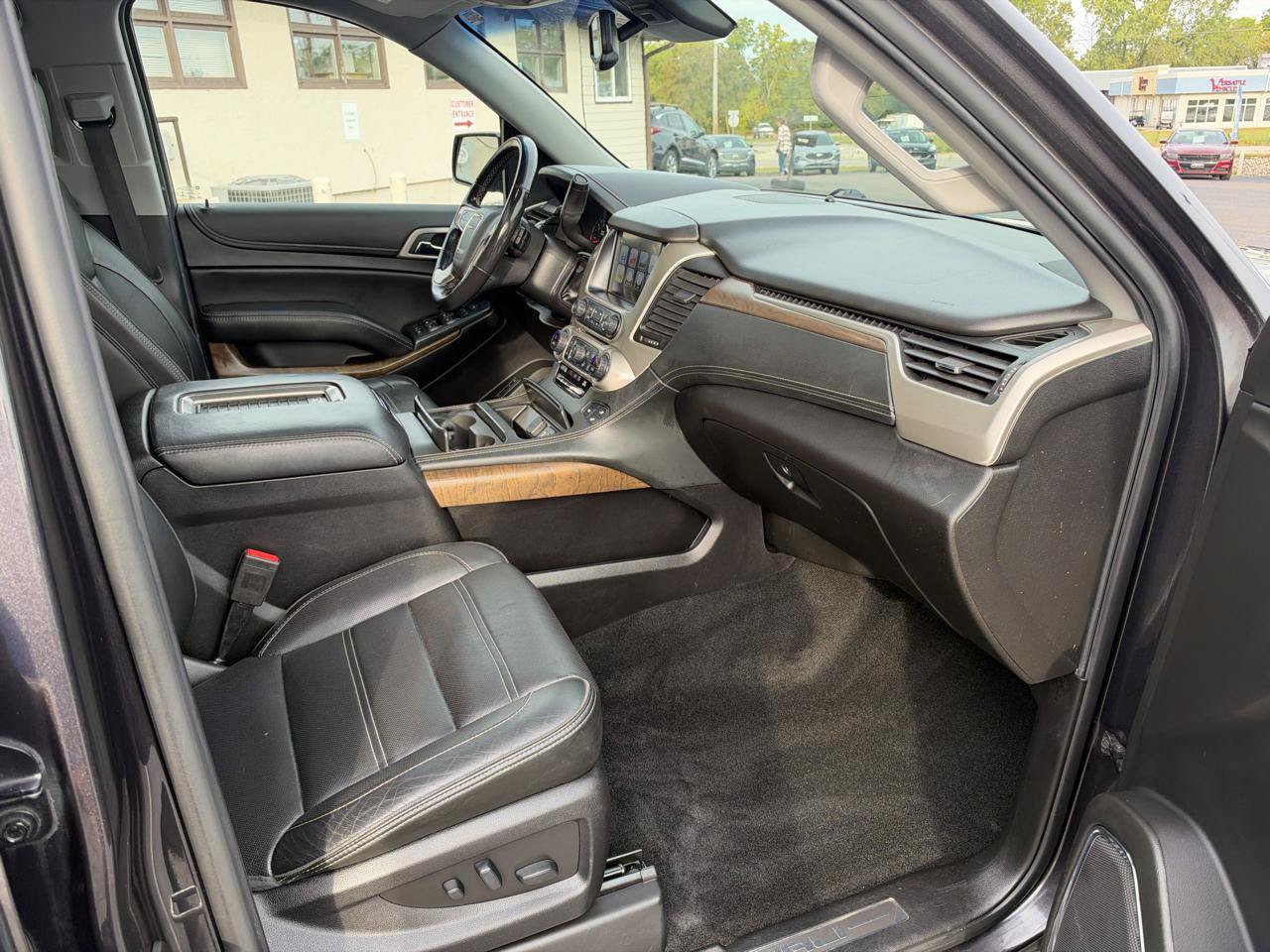 Used 2018 GMC Yukon XL Denali w/ Open Road Package AWD/4WD image 47