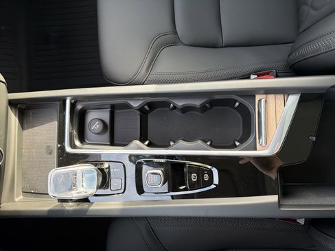 New 2026 Volvo XC60 B5 Plus w/ Protection Package Premier image 31