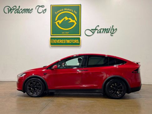 Used 2023 Tesla Model X AWD/4WD image 4
