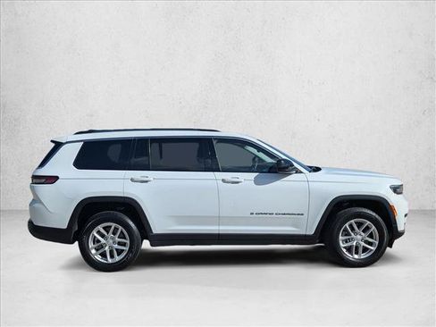 Used 2023 Jeep Grand Cherokee L Laredo RWD image 4
