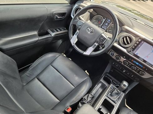 Used 2023 Toyota Tacoma Limited w/ Nightshade Package AWD/4WD image 18