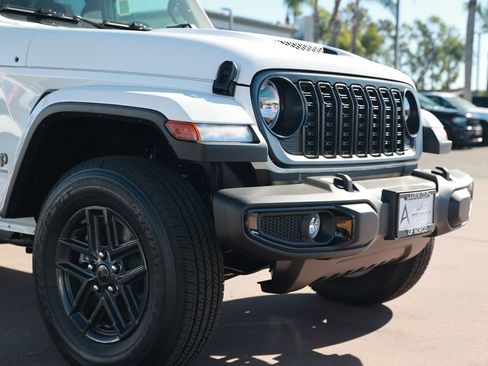 New 2026 Jeep Gladiator Sport image 7