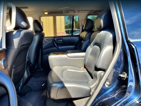 Used 2017 INFINITI QX80 4WD w/ Driver Assistance Package image 4