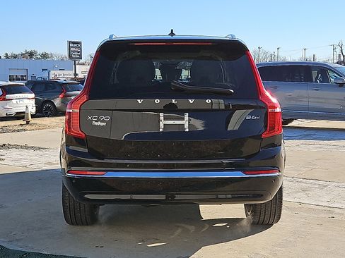 Certified 2023 Volvo XC90 B6 Plus w/ Protection Package Premier image 5