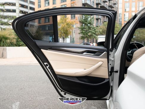 Used 2018 BMW 540i image 45