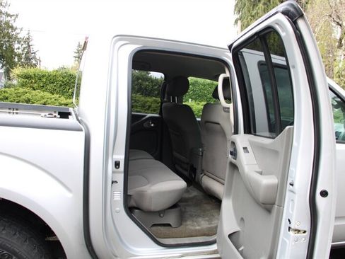 Used 2005 Nissan Frontier SE w/ (P01) Power Pkg image 6