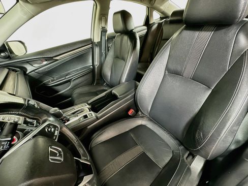 Used 2019 Honda Civic Touring image 20