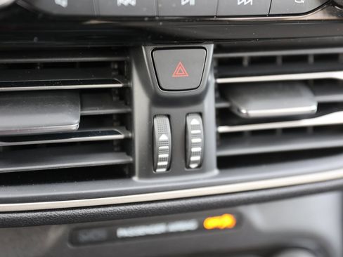 Used 2022 Ford Escape SE w/ Convenience Package image 28