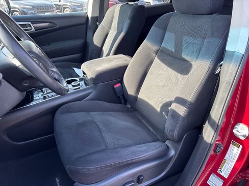 Used 2015 Nissan Pathfinder SV image 10