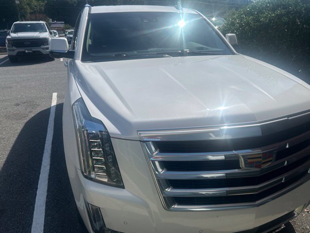 Used 2019 Cadillac Escalade Premium Luxury AWD/4WD image 4