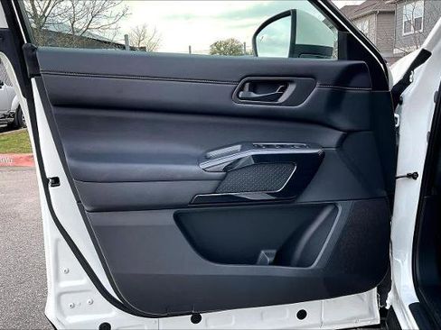 Certified 2024 Nissan Pathfinder SV image 20