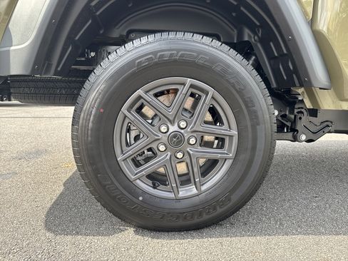 New 2026 Jeep Gladiator Sport AWD/4WD image 39