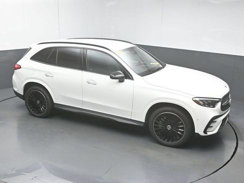 Used 2025 Mercedes-Benz GLC 300 w/ AMG Line image 42