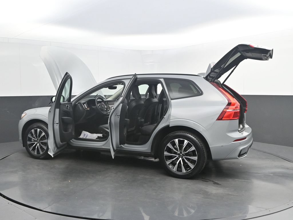 Certified 2024 Volvo XC60 B5 Plus AWD/4WD image 31