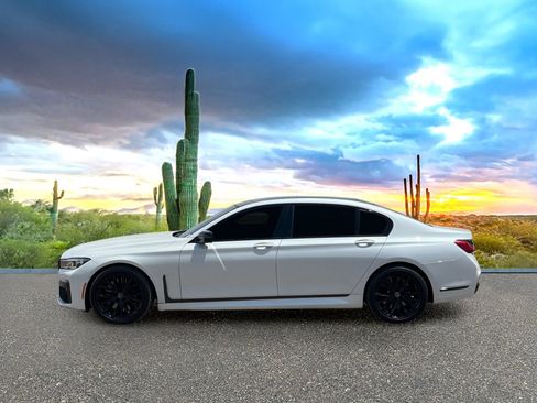 Used 2021 BMW 750i xDrive w/ Executive Package AWD/4WD image 3
