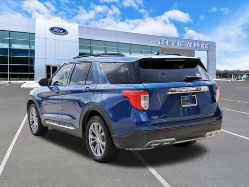 Used 2022 Ford Explorer XLT w/ Equipment Group 202A RWD image 2