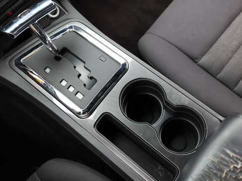 Used 2010 Dodge Challenger SE RWD image 31