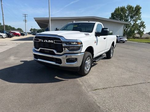 Used 2026 RAM 2500 Tradesman AWD/4WD image 2