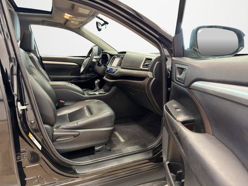 Used 2016 Toyota Highlander XLE FWD image 27