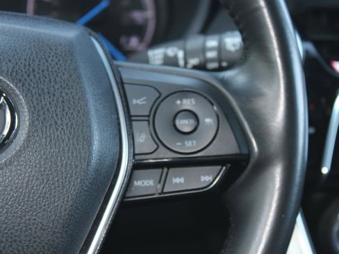 Used 2023 Toyota Venza XLE image 26