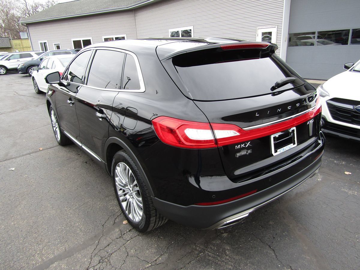 Used 2018 Lincoln MKX Reserve w/ Lincoln MKX Climate Package AWD/4WD image 3