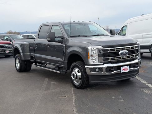 New 2026 Ford F350 XLT image 2