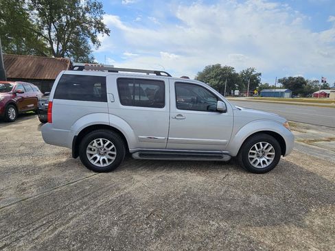 Used 2012 Nissan Pathfinder LE RWD image 8