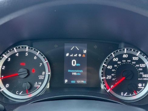 Used 2022 Toyota Highlander L image 23