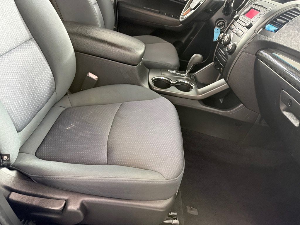 Used 2013 Kia Sorento LX FWD image 19