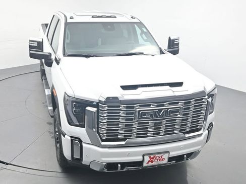 New 2026 GMC Sierra 2500 Denali w/ Denali Reserve Package image 4