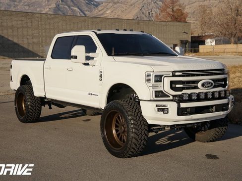 Used 2022 Ford F350 Platinum image 2