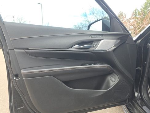 Used 2020 Cadillac CT4 V w/ Climate Package image 10