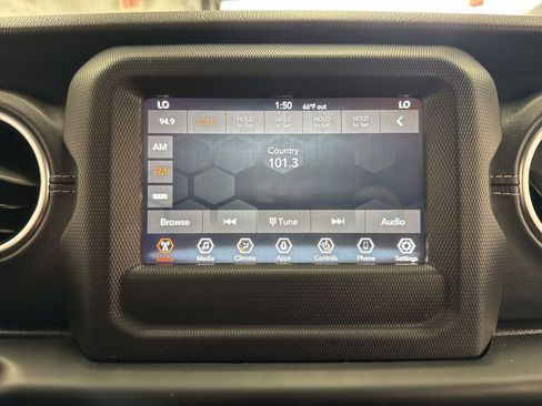 Used 2021 Jeep Wrangler Unlimited Sahara w/ LED Lighting Group AWD/4WD image 26