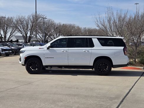 Used 2022 Chevrolet Suburban Z71 w/ Z71 Off-Road Package image 12