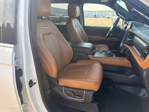 Used 2023 Ford Expedition Platinum image 44