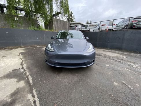 Used 2023 Tesla Model Y Long Range AWD/4WD image 9