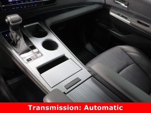 Used 2024 Toyota Sienna XLE Woodland Edition image 17