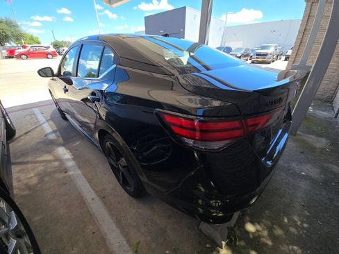 Used 2023 Nissan Sentra SR w/ Midnight Edition Package FWD image 3