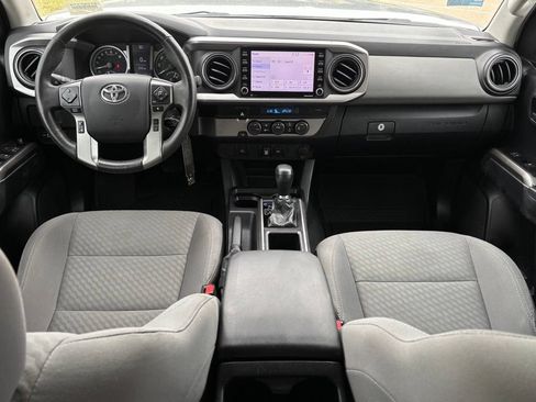 Used 2021 Toyota Tacoma SR5 RWD image 9