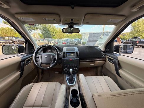 Used 2012 Land Rover LR2 HSE AWD/4WD image 12