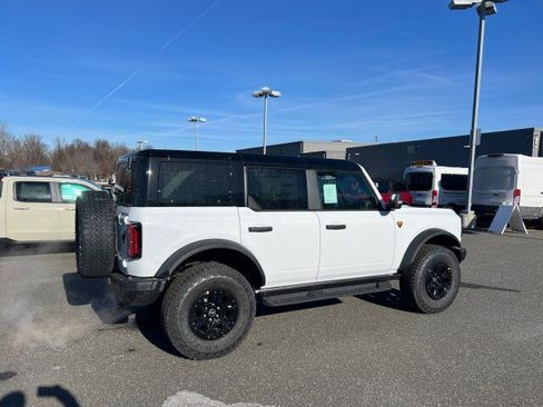 New 2025 Ford Bronco Badlands image 5