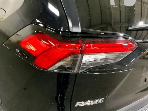 Certified 2025 Toyota RAV4 XLE AWD/4WD image 29