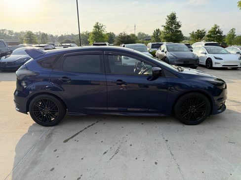Used 2017 Ford Focus ST FWD image 4