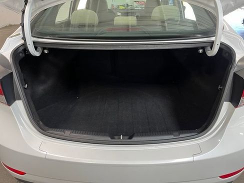 Used 2015 Hyundai Elantra SE w/ Option Group 02 FWD image 15